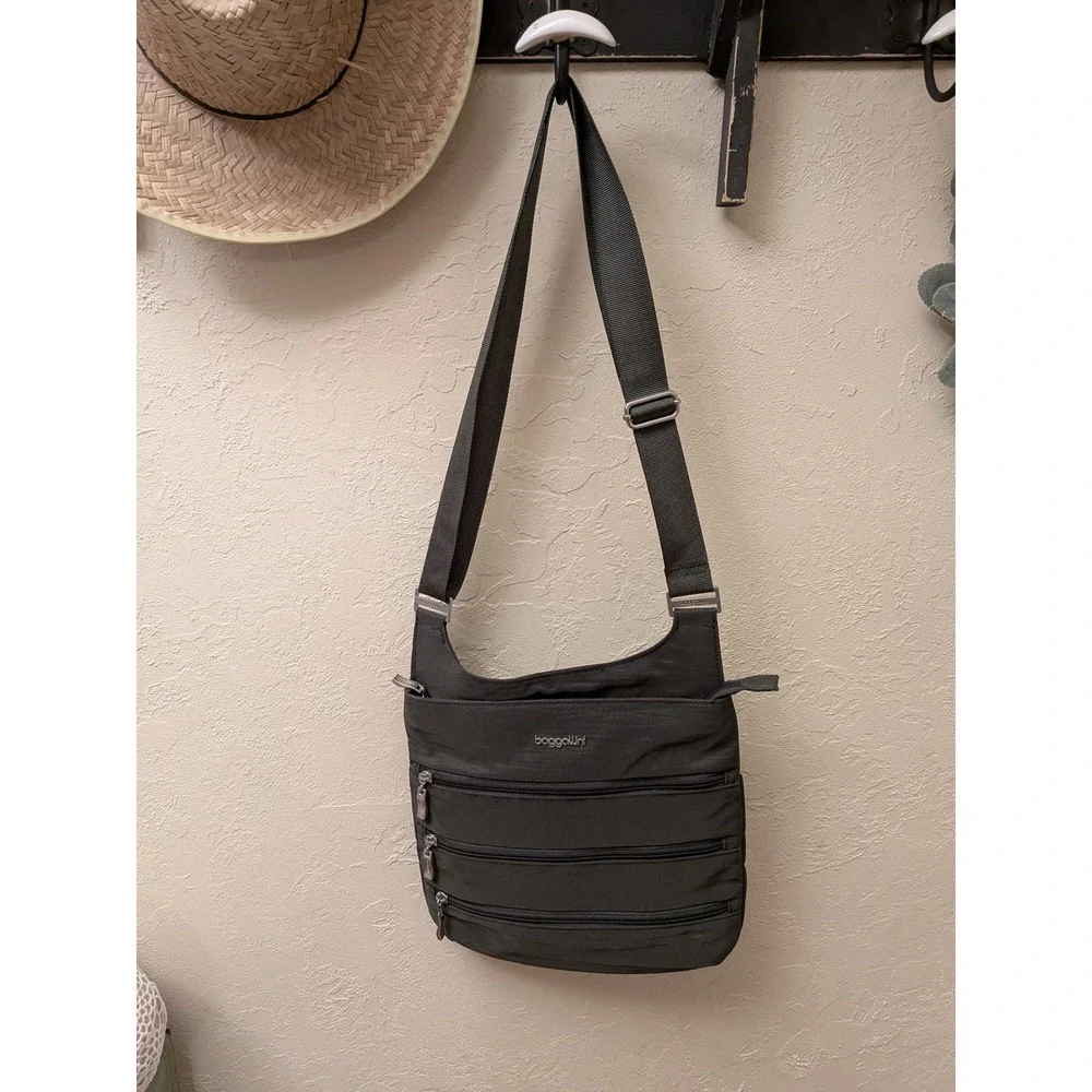 Baggallini Gray Nylon Crossbody Bag With Multiple Zip Pockets‎ Detachable Pouch